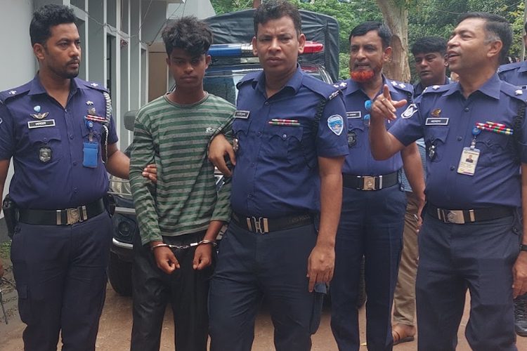 ফেণীতে এক শিশুকে ধর্ষণের অভিযোগে যুবক গ্রেফতার।