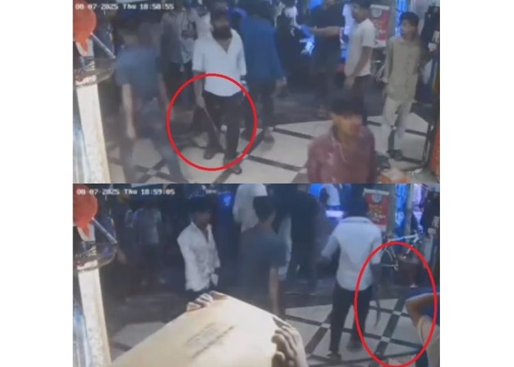 সিসিটিভি ফুটেজে অস্ত্র হাতে সন্ত্রাসীরা
