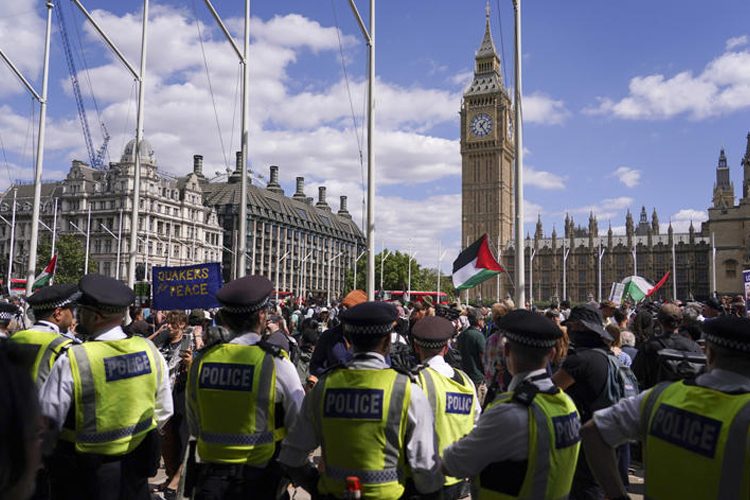 লন্ডনে ‘ফিলিস্তিন অ্যাকশন’ গ্রুপের বিক্ষোভ