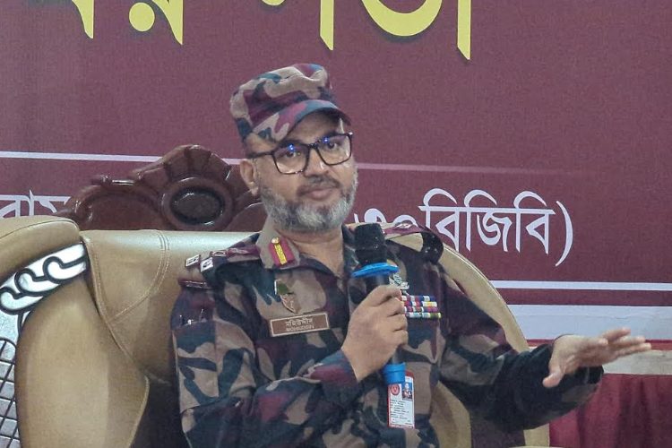 বর্ডার গার্ড বাংলাদেশের (বিজিবি) রামু সেক্টর কমান্ডার কর্নেল মোহাম্মদ মহিউদ্দিন আহমেদ।
