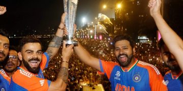 টি-টুয়েন্টি বিশ্বকাপ জয়ের পরে উদযাপনে ভারতীয় কিংবদন্তি জুটি