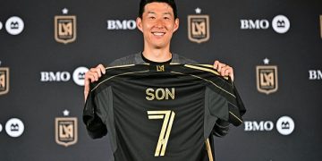 ৬ আগস্ট লস অ্যাঞ্জেলসের সংবাদ সম্মেলনে সন