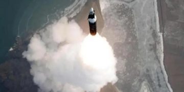 গত জানুয়ারিতেও হাইপারসনিক ওয়ারহেডসহ নতুন ব্যালিস্টিক ক্ষেপণাস্ত্রের পরীক্ষা চালিয়েছিল উত্তর কোরিয়া