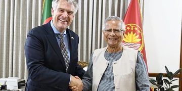 প্রধান উপদেষ্টা অধ্যাপক মুহাম্মদ ইউনূসের সঙ্গে সৌজন্য সাক্ষাৎ করেছেন বাংলাদেশে নবনিযুক্ত নেদারল্যান্ডসের রাষ্ট্রদূত বোরিস ভ্যান বোমেল