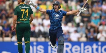 ক্যারিয়ারের প্রথম ওয়ানডে সেঞ্চুরি করেছেন জ্যাকব বেথেল