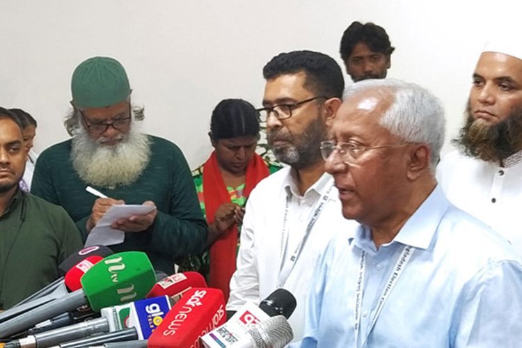 ইসির সিনিয়র সচিব আখতার আহমেদ।