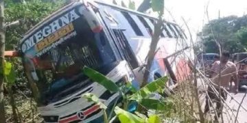 বাসের ধাক্কায় ২ মোটরসাইকেল আরোহী নিহত