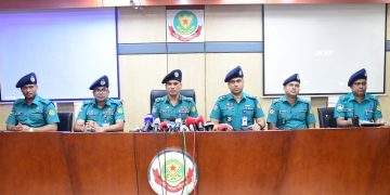 সংবাদ সম্মেলনে ঢাকা মহানগর পুলিশের তেজগাঁও বিভাগের ‍উপ কমিশনার ইবনে মিজান