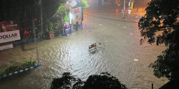 কলকাতায় ভারী বৃষ্টিপাতে জলাবদ্ধতায় ৫ জনের মৃত্যু।  ছবি: সংগৃহীত