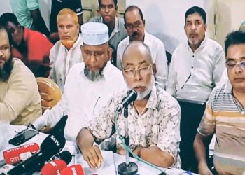 ছবি: রংপুরে কর্মী সমাবেশ শেষে সাংবাদিকদের সঙ্গে কথা বলেন জাপার কো-চেয়ারম্যান মোস্তাফিজার রহমান মোস্তফা (সংগ্রহীত)