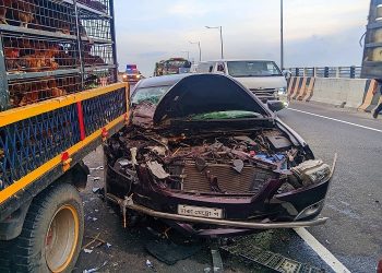 ঢাকা-মাওয়া এক্সপ্রেসওয়েতে পিকআপ ভ্যানের সঙ্গে প্রাইভেটকারের সংঘর্ষে নিহত ১