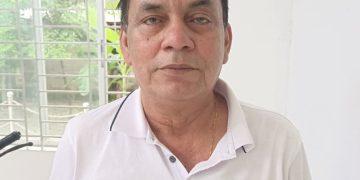 ভারতে যাওয়ার সময় গোপালগঞ্জ জেলা আওয়ামী লীগ নেতা অ্যাডভোকেট এসএম মনির(৫০) চুয়াডাঙ্গার দর্শনা ইমিগ্রেশনে গ্রেপ্তার হয়েছেন