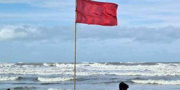 সমুদ্রবন্দরে তিন নম্বর সতর্ক সংকেত