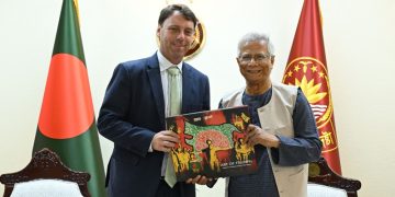 তেজগাঁওয়ে প্রধান উপদেষ্টার কার্যালয়ে যুক্তরাষ্ট্রের সহকারী বাণিজ্য প্রতিনিধি ব্রেন্ডান লিঞ্চের সঙ্গে বৈঠক