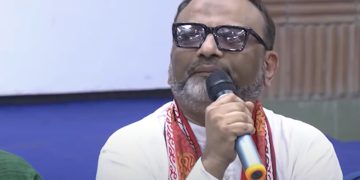 ঢাকা বিশ্ববিদ্যালয়ের উপাচার্য অধ্যাপক ড. নিয়াজ আহমেদ খান।