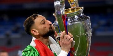 পিএসজিতে
চ্যাম্পিয়ন্স লিগ জয়ের পর দোন্নারুমা