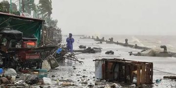 ফিলিপাইনে আঘাত হেনেছে সুপার টাইফুন ‘রাগাসা