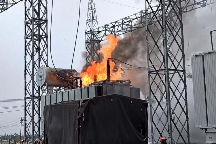 সাতক্ষীরায় পাওয়ার গ্রিড স্টেশনে আগুন