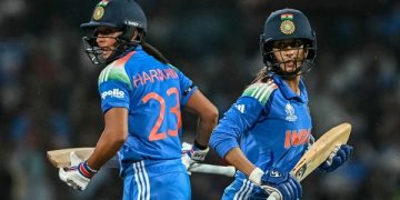 হরমানপ্রীত কৌর ও জেমিমাহ রদ্রিগেজ ১৫৬ বলে ১৬৭ রানের জুটি গড়েন।