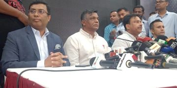 সভাপতি নির্বাচিত হওয়ার পর সংবাদমাধ্যমে কথা বলছেন আমিনুল