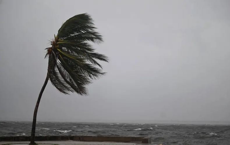 উত্তর-পূর্বাঞ্চলে ঝড়-বৃষ্টির শঙ্কা, নদীবন্দরে সতর্ক সংকেত