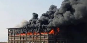 ছবি: চট্টগ্রাম ইপিজেডে আগুন