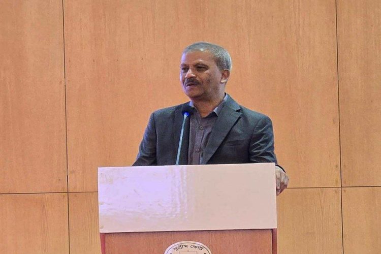 ছবি: আইন উপদেষ্টা