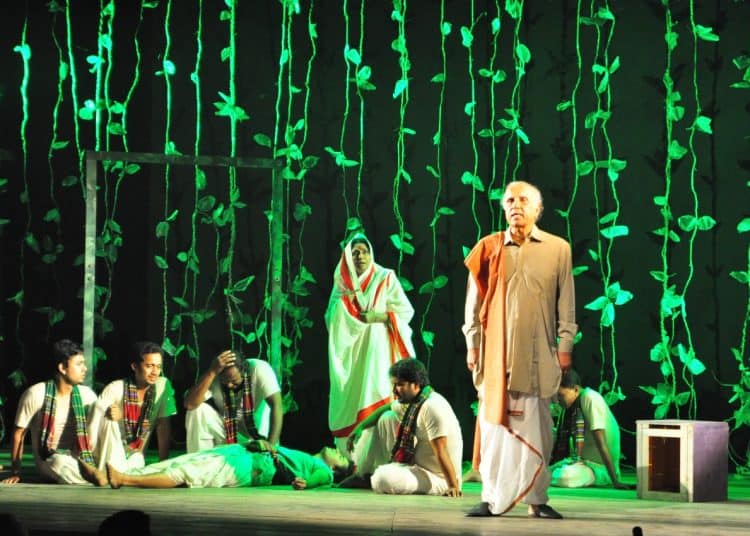 নাট্যশিল্পীরা লালন তিরোধান দিবসের বিশেষ নাট্যপ্রদর্শনীতে পারফর্ম করছে. Channel i News - চ্যানেল আই নিউজ