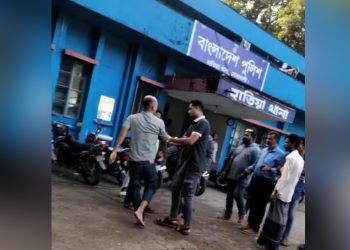 থানার সামনে থেকে আসামি ছিনিয়ে নেয়ার চেষ্টা