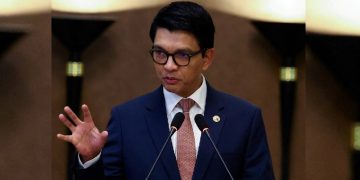 জেন-জি বিক্ষোভের মুখে এবার দেশ ছেড়ে পালালেন মাদাগাস্কারের প্রেসিডেন্ট