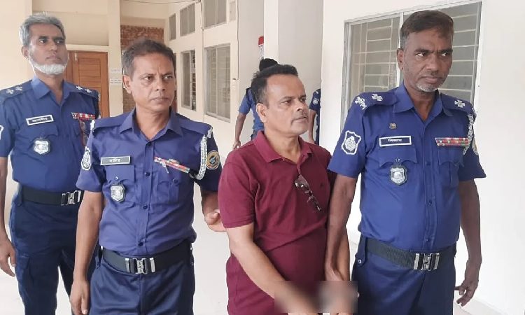 আসামি সোহরাব হোসেন আকনকে(৩৫)