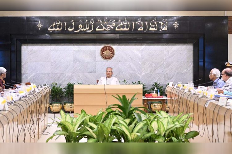 রাজধানীর তেজগাঁওয়ে প্রধান উপদেষ্টার কার্যালয়ে উপদেষ্টা পরিষদের সভা