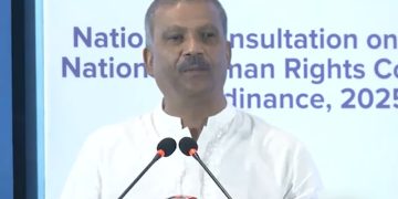 আইন উপদেষ্টা ড. আসিফ নজরুল। ফাইল ছবি