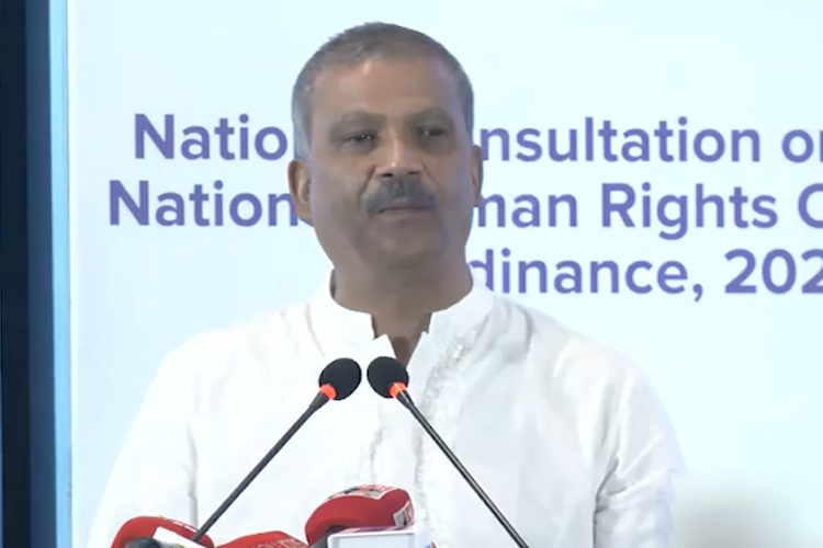 আইন উপদেষ্টা ড. আসিফ নজরুল। ফাইল ছবি