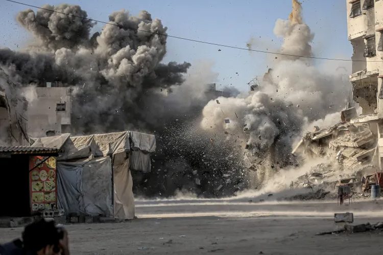 গাজায় ইসরায়েলি বিমান হামলা