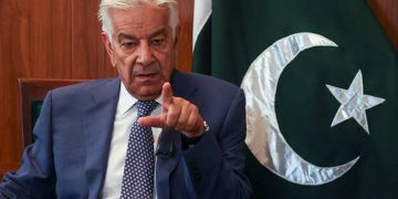 পাকিস্তানের প্রতিরক্ষামন্ত্রী খাজা মুহাম্মদ আসিফ