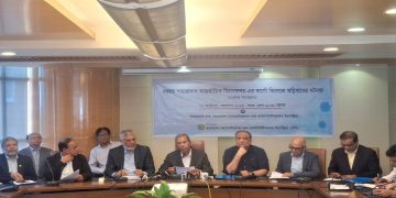 সংবাদ সম্মেলনে বাংলাদেশ ঔষধ শিল্প সমিতি-এর পক্ষ থেকে ঔষধ শিল্পের বর্তমান সংকট উত্তরণে মোট ১৪টি দাবি উত্থাপন করা হয়