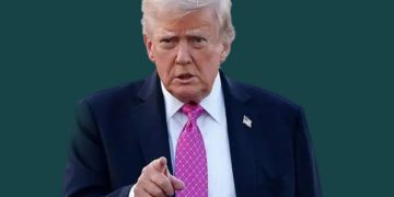 আমেরিকার প্রেসিডেন্ট ডোনাল্ড ট্রাম্প