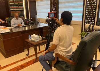 আইন উপদেষ্টার সাক্ষাতকার নিচ্ছেন খাইরুল ইসলাম তুফান