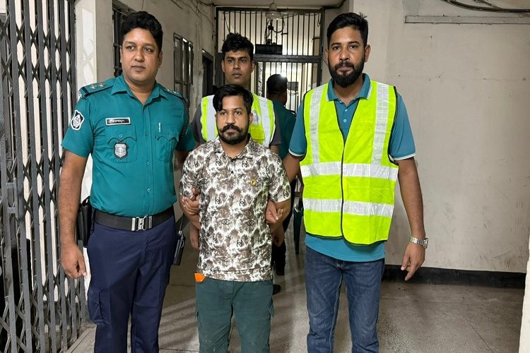 মোহাম্মদপুরের জেনেভা ক্যাম্পে ভাইরাল শীর্ষ সন্ত্রাসী নাসিম গ্রেপ্তার