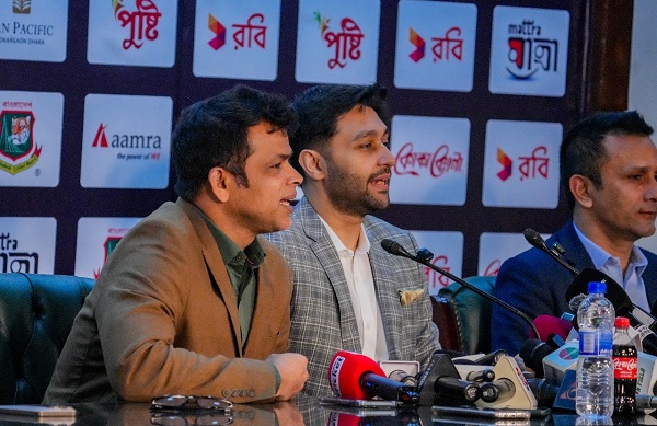 সংবাদ সম্মেলনে কথা বলছেন আব্দুর রাজ্জাক। ছবি: বিসিবি