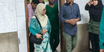 ঢাকা মেডিকেল হাসপাতালে আহতদের দেখতে আসা মানুষজন. Channel i News - চ্যানেল আই নিউজ