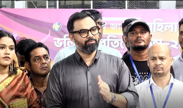 জাতীয় ফুটবল দলের সাবেক অধিনায়ক সাফজয়ী আমিনুল হক