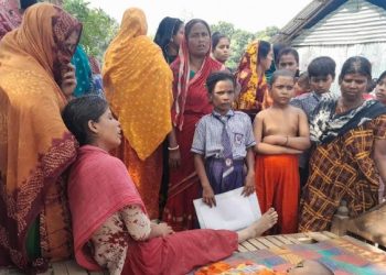 চুয়াডাঙ্গায় পুকুরে ডুবে শিশুর মৃত্যু নিয়ে আলোচনা করছে পরিবার ও স্থানীয়রা. Channel i News - চ্যানেল আই নিউজ