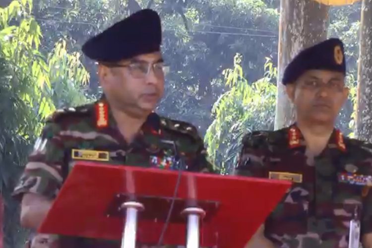 জয়পুরহাট গার্লস ক্যাডেট কলেজে সেনাপ্রধান জেনারেল ওয়াকার-উজ-জামান। ছবি: ভিডিও থেকে নেওয়া