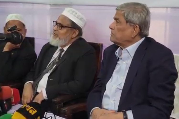 জেলার আইনজীবীদের সাথে এক মতবিনিময় সভায় প্রধান অতিথি মির্জা ফখরুল ইসলাম আলমগীর। ছবি: ভিডিও থেকে নেওয়া