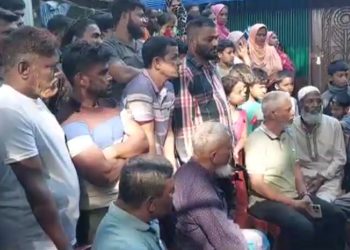 ব্রাহ্মণবাড়িয়ায় আধিপত্য বিস্তার নিয়ে ফের গোলাগুলি। এলাকাবাসীর ভিড়