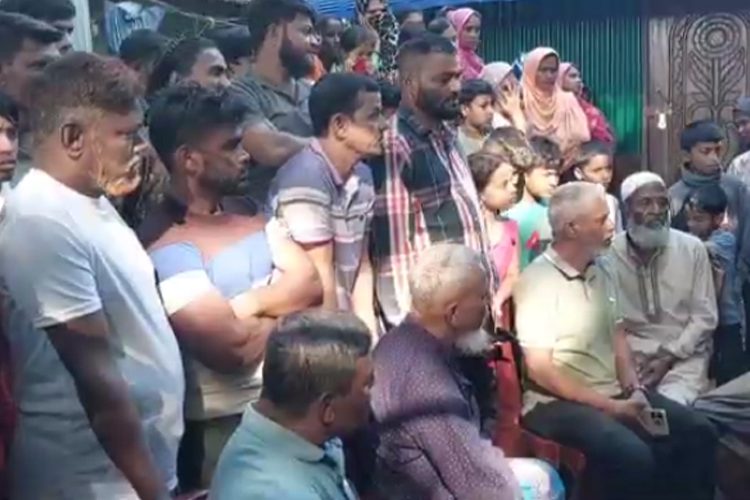 ব্রাহ্মণবাড়িয়ায় আধিপত্য বিস্তার নিয়ে ফের গোলাগুলি। এলাকাবাসীর ভিড়