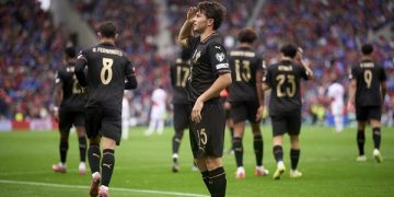 হ্যাটট্রিক করেছেন ব্রুনো ফের্নান্দেজ ও জোয়াও নেভেস