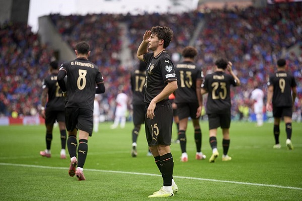 হ্যাটট্রিক করেছেন ব্রুনো ফের্নান্দেজ ও জোয়াও নেভেস